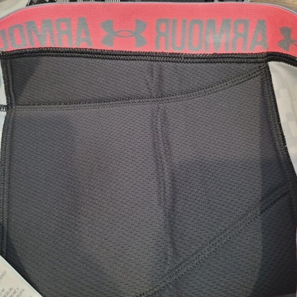 Under Armour Women's Strike Zone 7" Compression Shorts - Picture 7 of 7